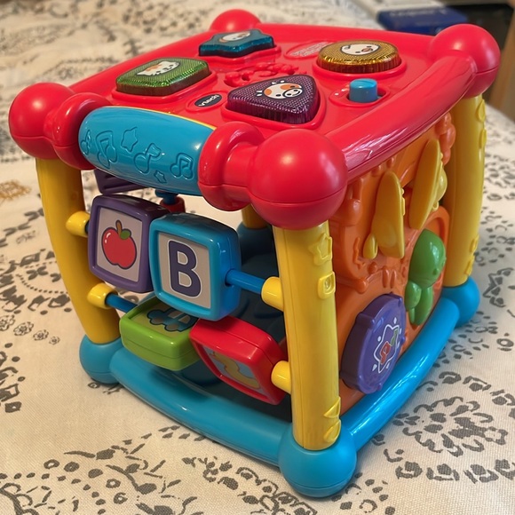 Vtech Busy Learners Activity Cube - Picture 1 of 5